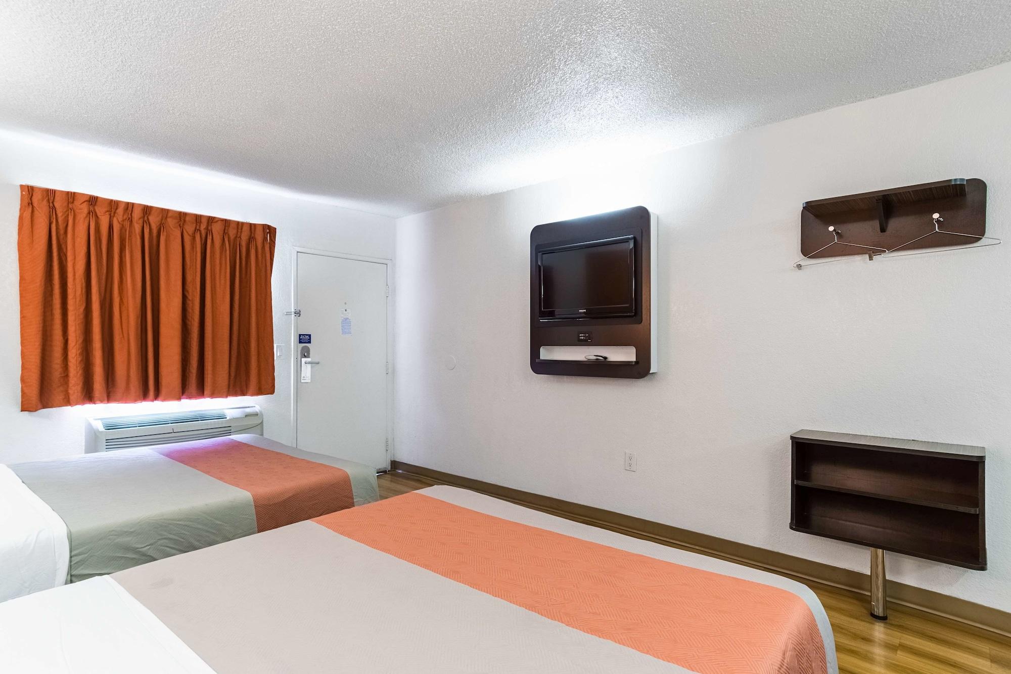 Motel 6-Long Beach, Ca - International City Eksteriør billede