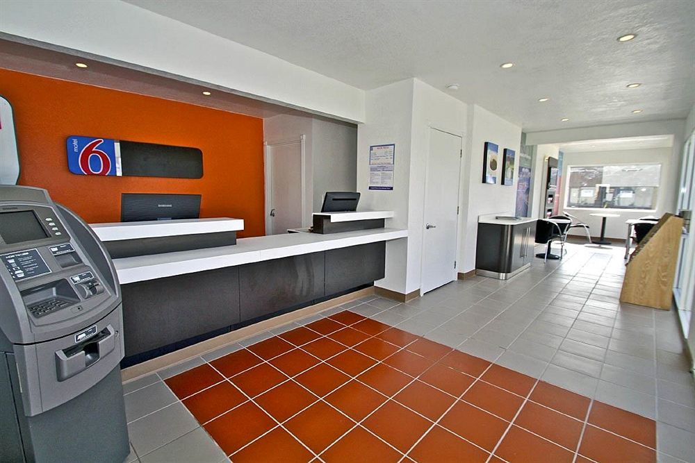 Motel 6-Long Beach, Ca - International City Eksteriør billede
