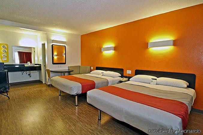 Motel 6-Long Beach, Ca - International City Eksteriør billede